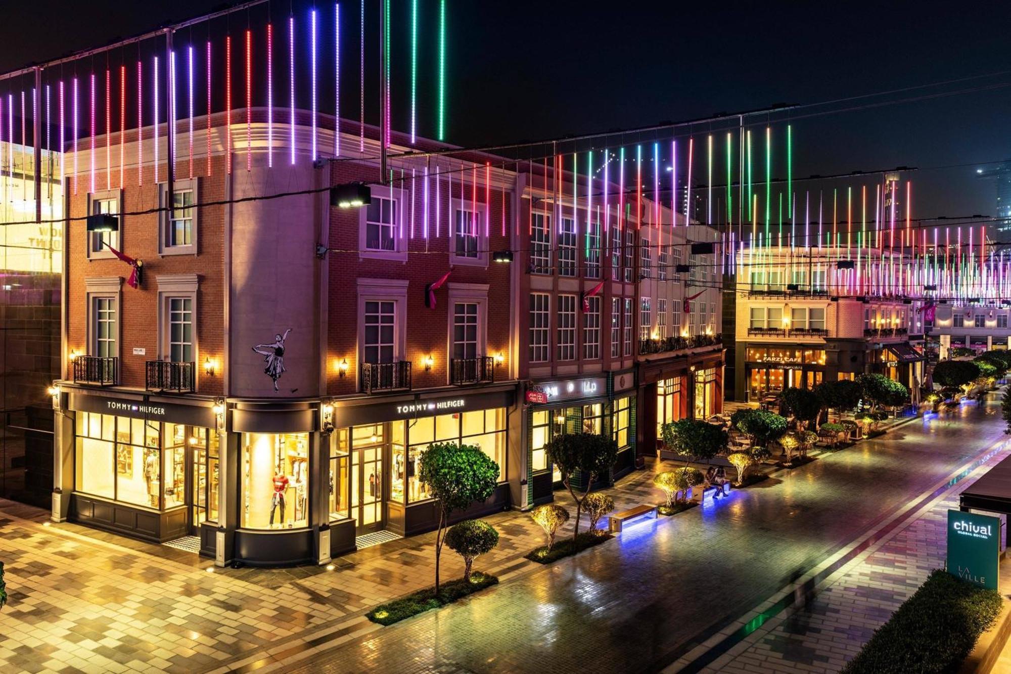 La Ville Hotel & Suites City Walk Dubai, Autograph Collection Bagian luar foto The Village Outlet
