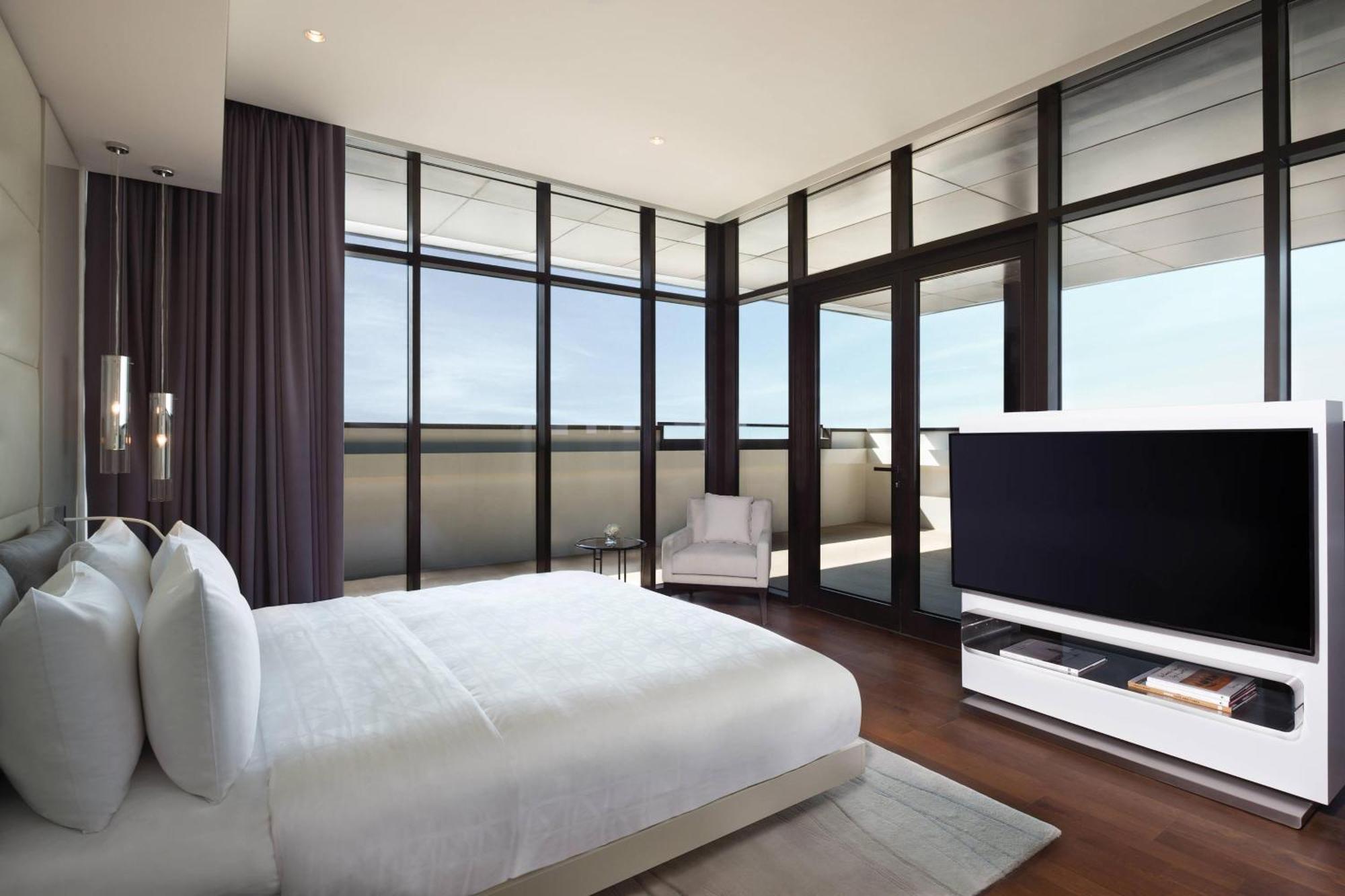 La Ville Hotel & Suites City Walk Dubai, Autograph Collection Bagian luar foto A bedroom at The Ritz-Carlton, Melbourne