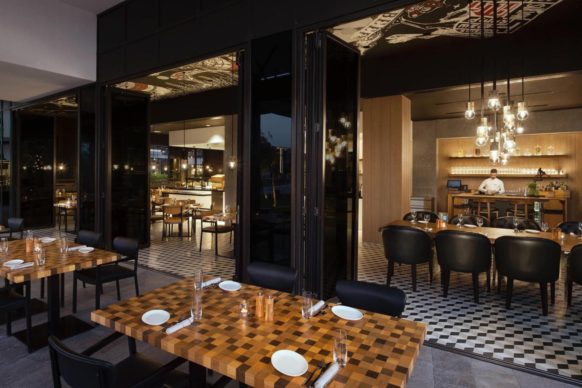 La Ville Hotel & Suites City Walk Dubai, Autograph Collection Bagian luar foto The interior of the restaurant