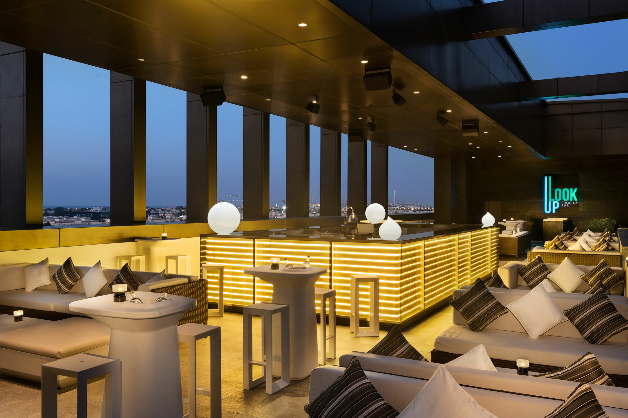 La Ville Hotel & Suites City Walk Dubai, Autograph Collection Bagian luar foto The bar