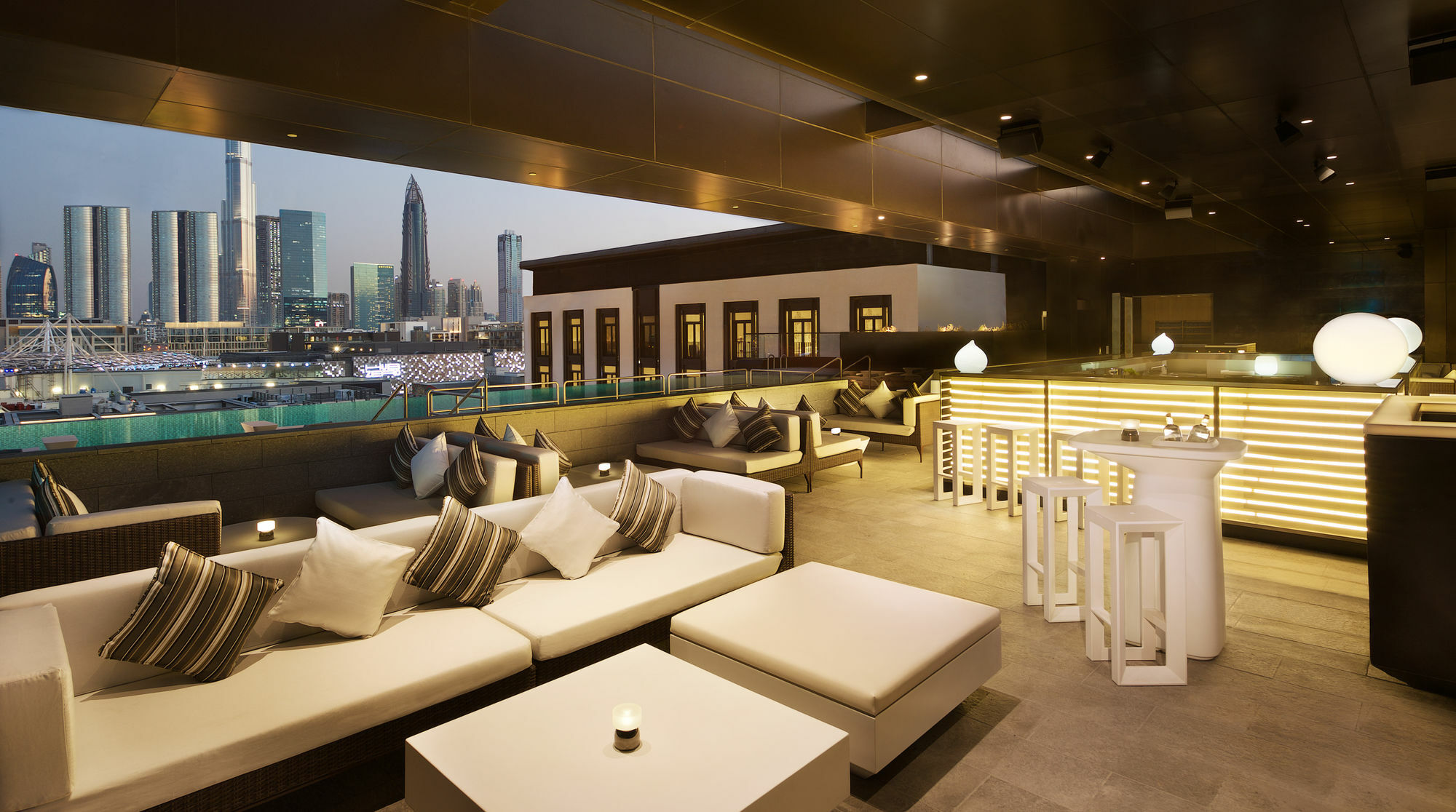 La Ville Hotel & Suites City Walk Dubai, Autograph Collection Bagian luar foto The Address Lounge