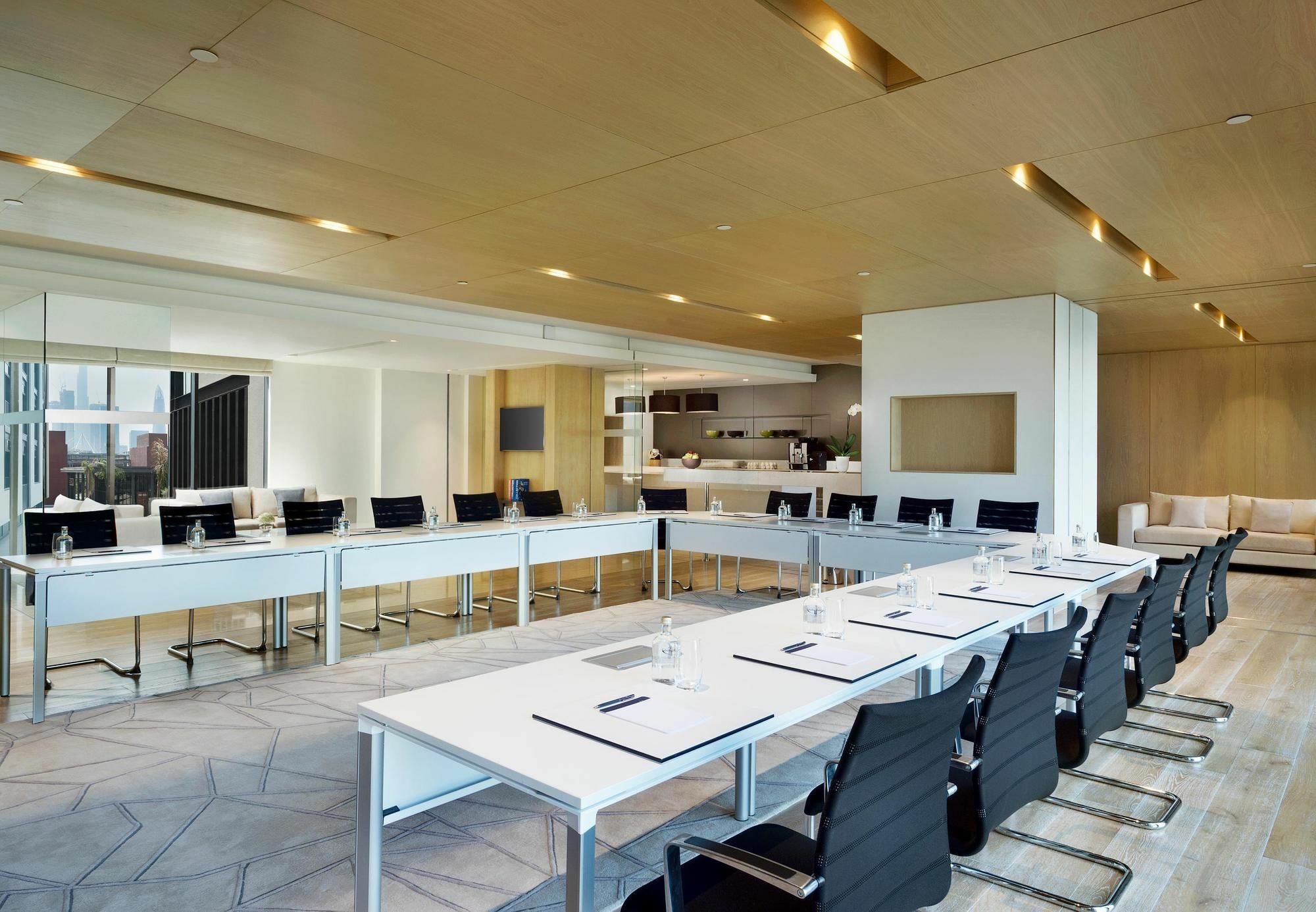 La Ville Hotel & Suites City Walk Dubai, Autograph Collection Bagian luar foto Meeting room